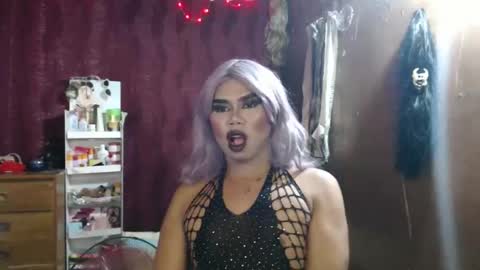 queenpinayebony_xx online show from April 10, 11:04 am