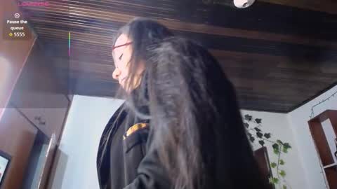 Snapshot of queenrose94 chatting on February 26, 12:15 pm queenrose94 online show from February 26, 12:15 pm