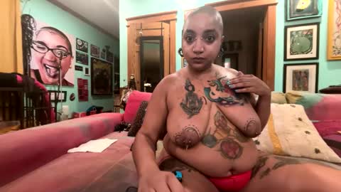 Queen Hilarity online show from March 16, 5:44 am