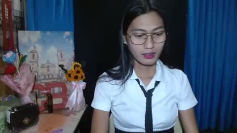 queensteffi online show from January 4, 12:05 pm