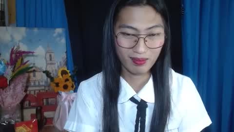 queensteffi online show from January 7, 4:05 pm