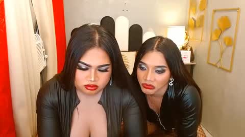 queenshasha and nathalie online show from December 7, 2:09 am