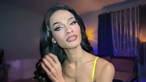 Snapshot of queenvalentinats chatting on August 9, 12:10 pm ValentinaMoone online show from August 9, 12:10 pm
