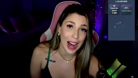 Snapshot of queenx_lexy chatting on December 15, 11:53 pm queenx_lexy online show from December 15, 11:53 pm