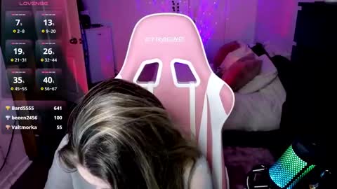 Snapshot of queenx_lexy chatting on January 12, 10:43 pm queenx_lexy online show from January 12, 10:43 pm