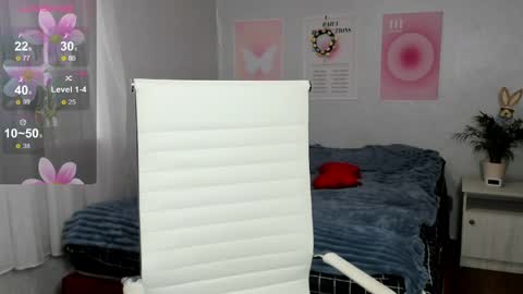 Anna online show from April 4, 5:27 am