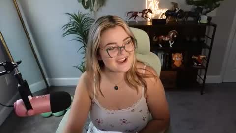 Bri online show from November 11, 5:13 pm