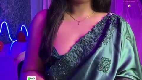 Snapshot of quest_queen chatting on April 30, 6:25 pm zaara online show from April 30, 6:25 pm