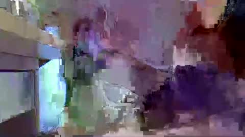 queutsch online show from December 9, 9:49 am