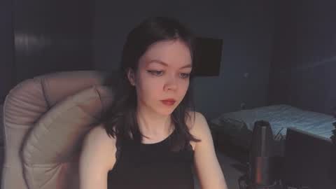 Snapshot of quietluxury chatting on June 23, 7:23 pm quietluxury online show from June 23, 7:23 pm