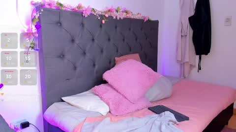 Snapshot of quiinn__bx chatting on May 16, 7:34 pm online show from May 16, 7:34 pm