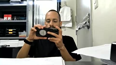 Snapshot of quik32 chatting on March 11, 8:42 pm quik32 online show from March 11, 8:42 pm