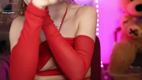 Nova Hollis online show from March 23, 5:22 am