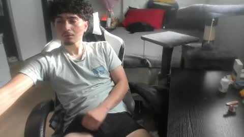 qwert4206 online show from February 20, 11:49 pm