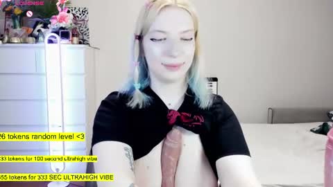 Snapshot of raaaaaaawr chatting on June 10, 1:06 am - online show from June 10, 1:06 am