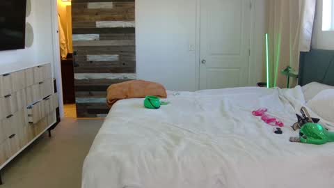 Rachel Rivers online show from March 17, 9:40 pm