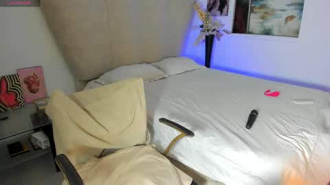 Snapshot of rachaeldeckard chatting on April 28, 3:44 am natalia - online show from April 28, 3:44 am