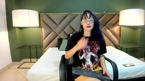 Snapshot of rache_roth chatting on April 4, 3:09 pm Rachel online show from April 4, 3:09 pm