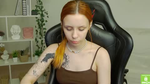 rachel__lips online show from June 7, 8:45 pm