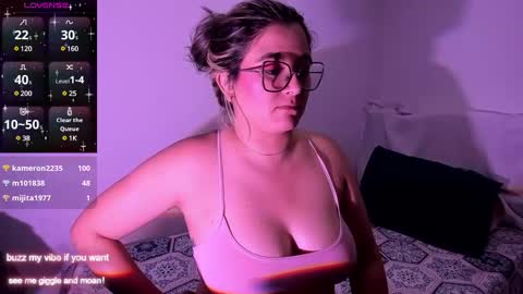 Snapshot of rachel_fo chatting on January 22, 11:43 pm Rachel Foss online show from January 22, 11:43 pm