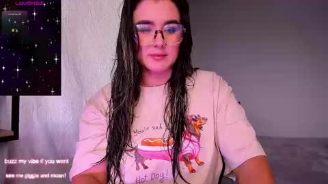 Snapshot of rachel_fo chatting on April 7, 7:14 pm Rachel Foss online show from April 7, 7:14 pm