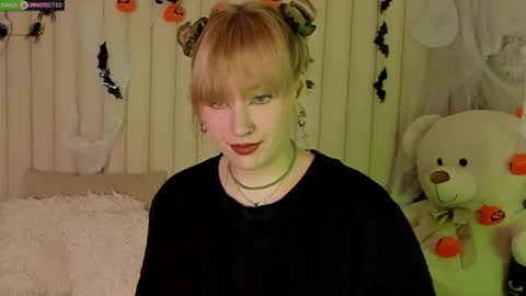 Snapshot of rachelcart chatting on October 15, 3:17 am RachelCart online show from October 15, 3:17 am