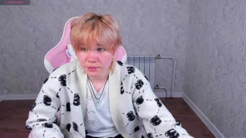 Rachell online show from May 18, 1:13 am
