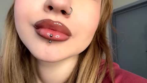 Snapshot of rachellemontag chatting on February 16, 11:28 am Alex online show from February 16, 11:28 am