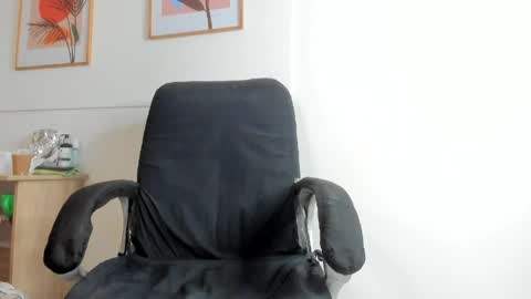 rachellesc online show from April 14, 12:33 pm