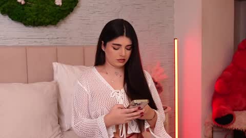 Snapshot of rachelswaan chatting on December 10, 4:34 am RachelSwaan online show from December 10, 4:34 am