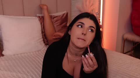 Snapshot of rachelswaan chatting on December 22, 3:22 pm RachelSwaan online show from December 22, 3:22 pm