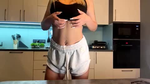 Mila online show from March 18, 4:10 pm