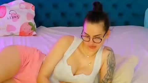 sweet peach online show from April 23, 7:20 am