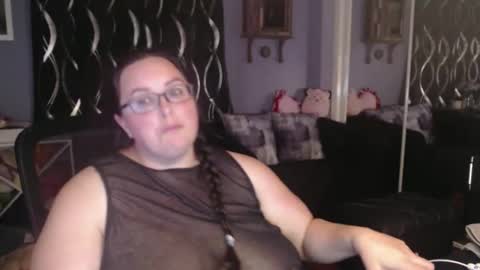 Snapshot of raeroughnbusty chatting on April 4, 2:43 am RaeRoughNBusty online show from April 4, 2:43 am