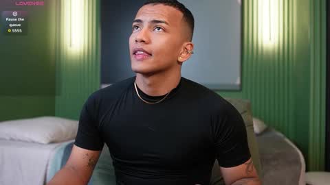 Snapshot of rafa_cruz chatting on November 11, 12:16 pm rafa_cruz online show from November 11, 12:16 pm