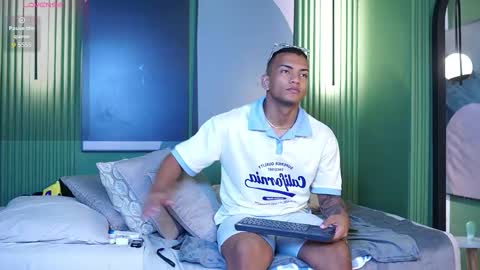 Snapshot of rafa_cruz chatting on November 18, 12:42 pm rafa_cruz online show from November 18, 12:42 pm