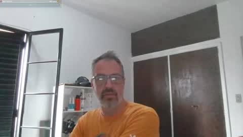 Snapshot of rafaelsel chatting on October 9, 1:42 pm Big Uncle Jungle online show from October 9, 1:42 pm