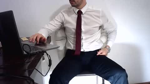 Snapshot of rafaelssk chatting on May 15, 3:41 pm elenacam online show from May 15, 3:41 pm
