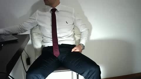 Snapshot of rafaelssk chatting on May 18, 3:18 pm elenacam online show from May 18, 3:18 pm