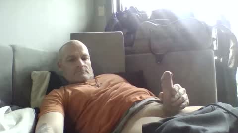 Snapshot of ragingzef69 chatting on November 10, 12:31 am Bigthickdickinvic online show from November 10, 12:31 am