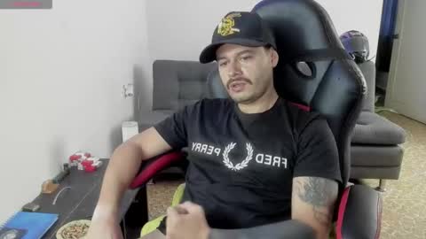 ragnar_lothbrok77 online show from November 30, 5:06 pm