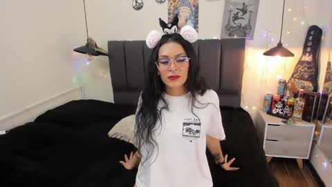 Snapshot of raia_ chatting on April 21, 3:02 am Raia online show from April 21, 3:02 am