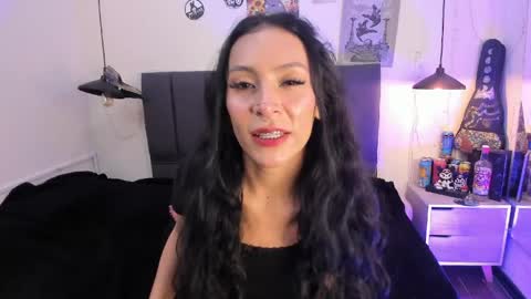 Snapshot of raia_ chatting on May 1, 3:33 am Raia online show from May 1, 3:33 am