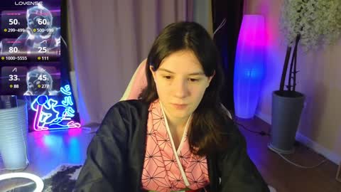 Snapshot of raiden_maid chatting on December 14, 4:34 am Betty online show from December 14, 4:34 am