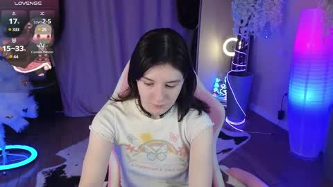 Snapshot of raiden_maid chatting on December 21, 4:19 am Betty online show from December 21, 4:19 am