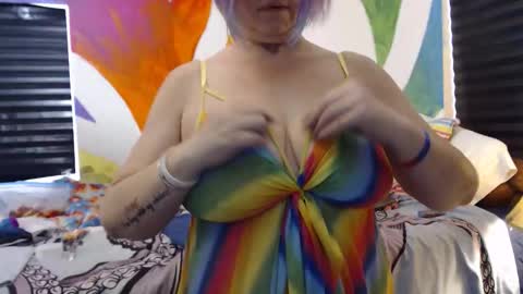 Snapshot of rainbow_n_lucky chatting on November 12, 6:41 pm RainbowNLucky online show from November 12, 6:41 pm