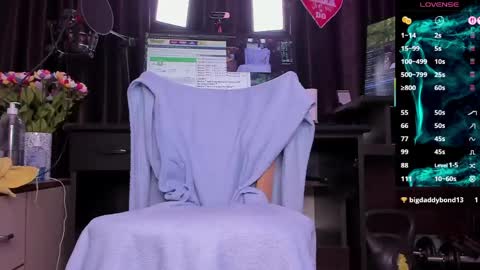 Laura online show from April 11, 2:49 am