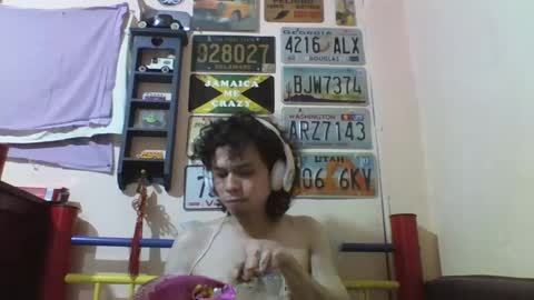 Snapshot of raku2386 chatting on December 10, 8:51 am Ken online show from December 10, 8:51 am