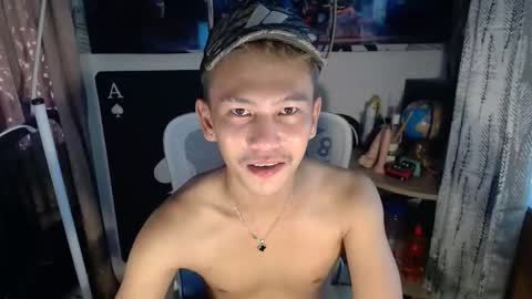 ralfhuge24 online show from March 28, 4:01 am