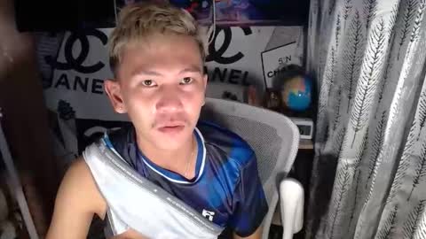 ralfhuge24 online show from April 18, 12:25 am